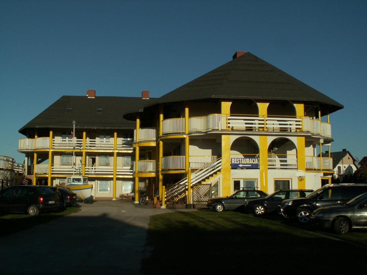 Pod Zlotym Zaglem Hotel Karwia Buitenkant foto